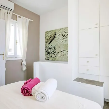 Ballos For 6 In Exomvourgo