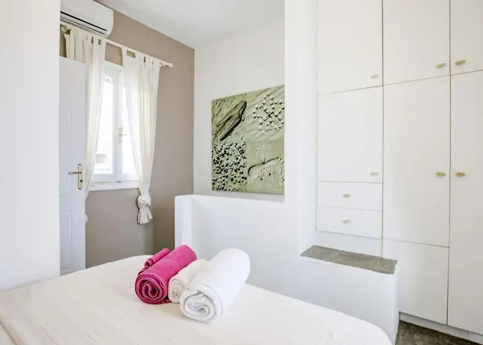 Ballos For 6 In Exomvourgo